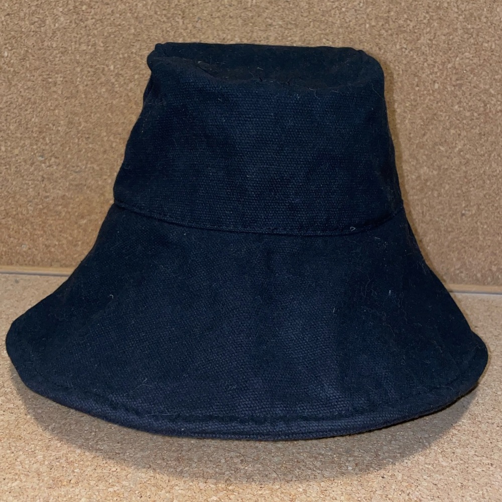 Beauledo Black Micro-corduroy bucket hat